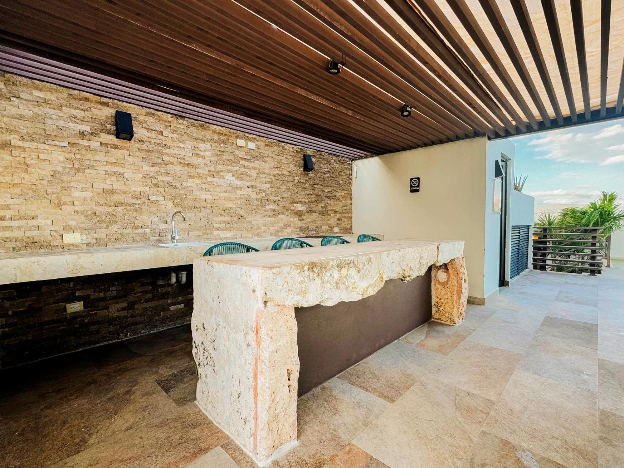 Modern 2-bedroom, 2-bath In The Heart Of Playa Del Carmen- Arenis Playa del Carmen
