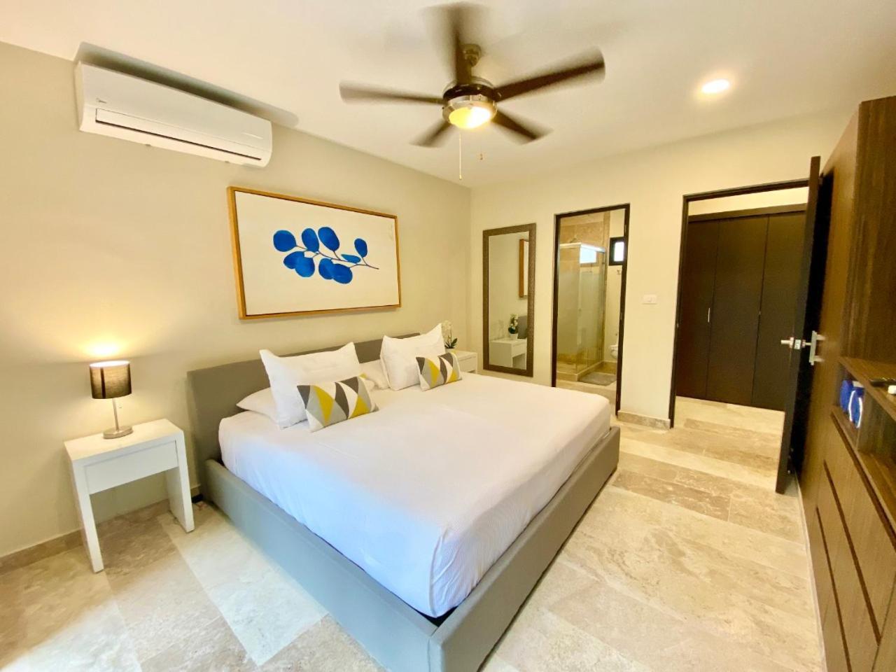 Modern 2-bedroom, 2-bath In The Heart Of Playa Del Carmen- Arenis * Playa del Carmen