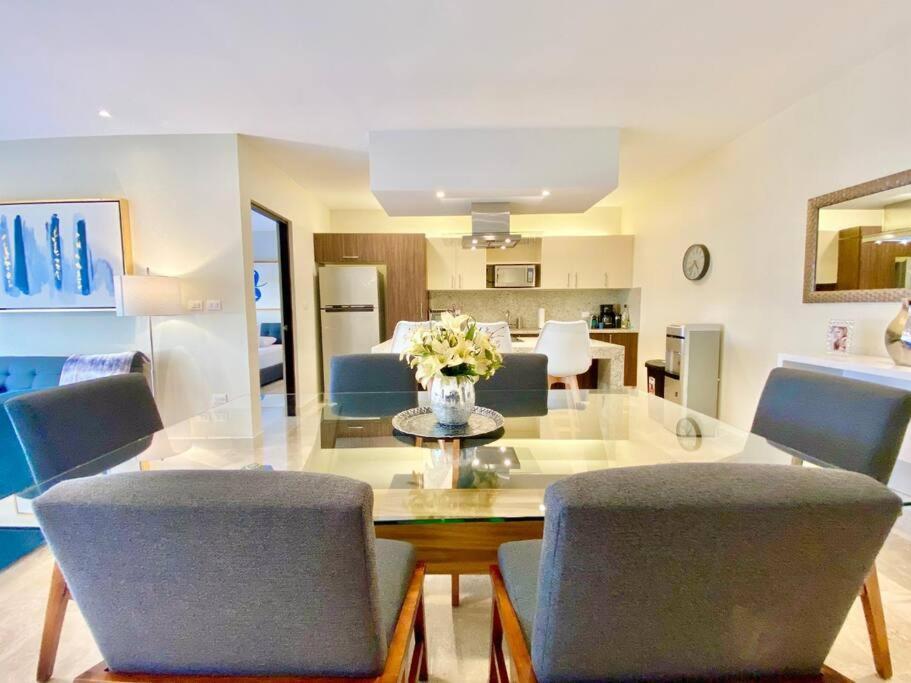 Modern 2-bedroom, 2-bath In The Heart Of Playa Del Carmen- Arenis